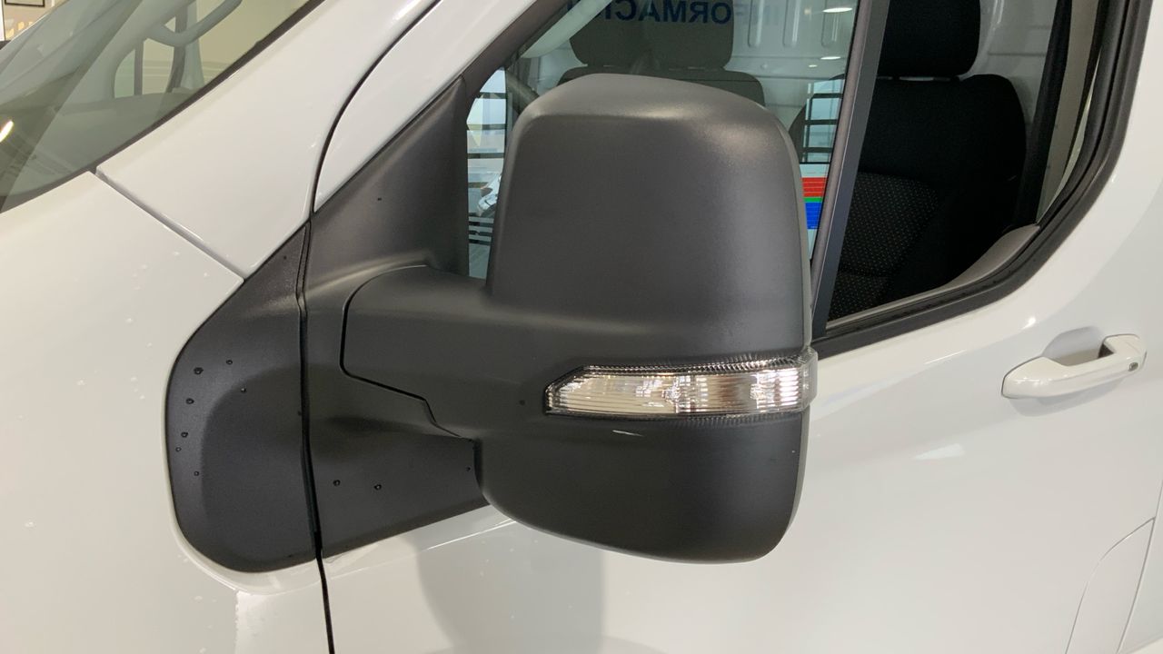 Maxus eDeliver 9 BEV 72KWH AUTO L2H2 204 4P