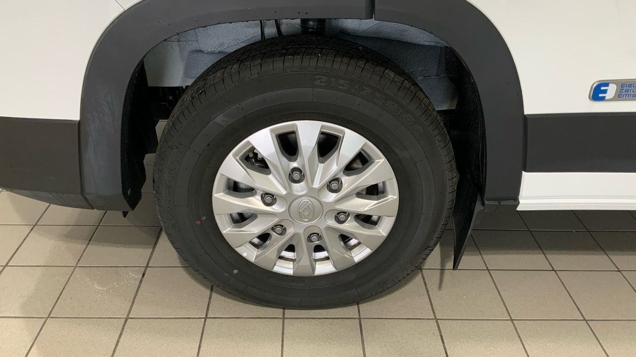 Maxus eDeliver 9 BEV 72KWH AUTO L2H2 204 4P