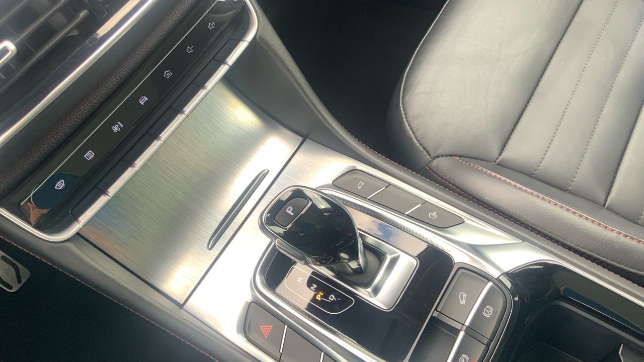 MG HS 1.5T-GDI PHEV LUXURY 258 5P