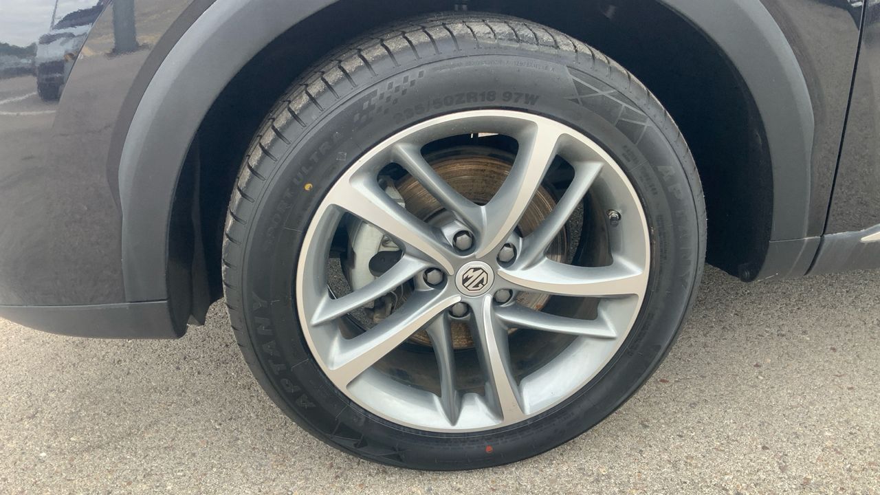 MG HS 1.5T-GDI PHEV LUXURY 258 5P