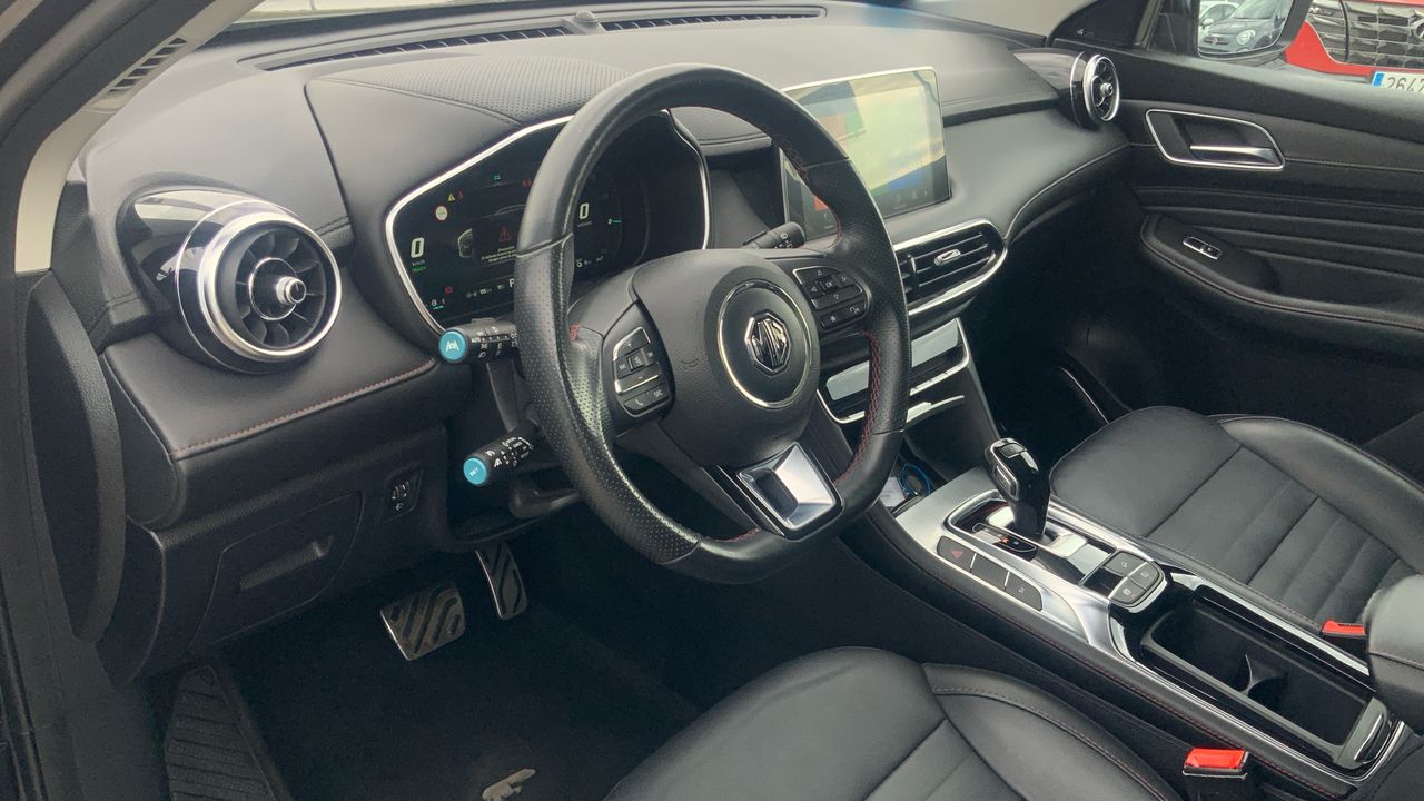 MG HS 1.5T-GDI PHEV LUXURY 258 5P