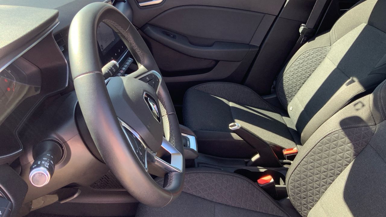 Renault Clio 1.6 E-TECH INTENS 140 5P