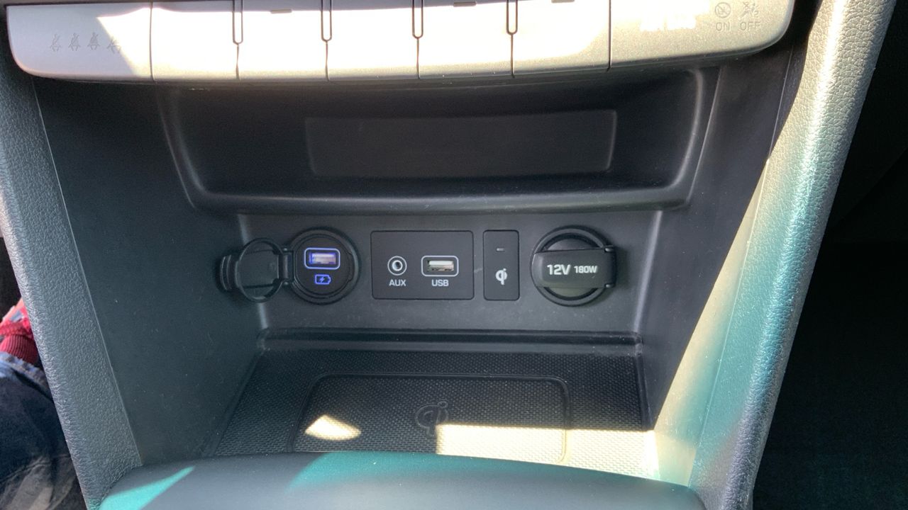 Hyundai Kona 1.6 TGDI STYLE DCT 4WD SKY 177 5P