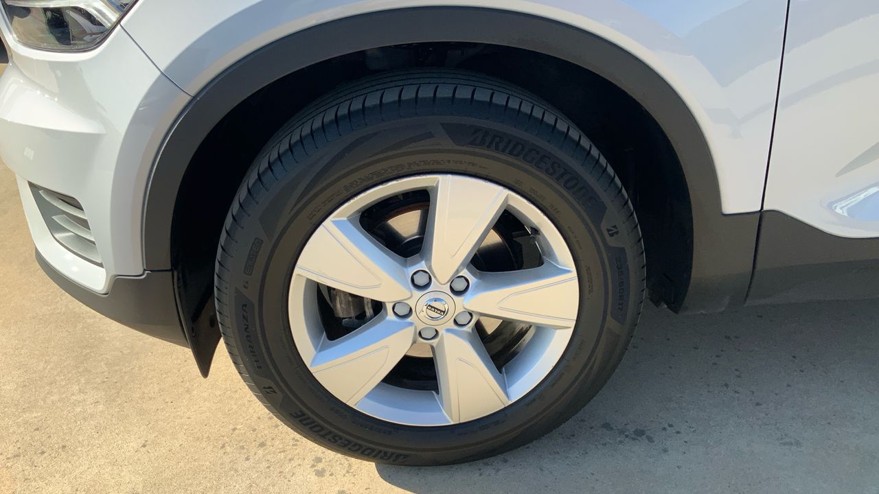 Volvo XC40 1.5 T3 MOMENTUM CORE AUTO 163 5P