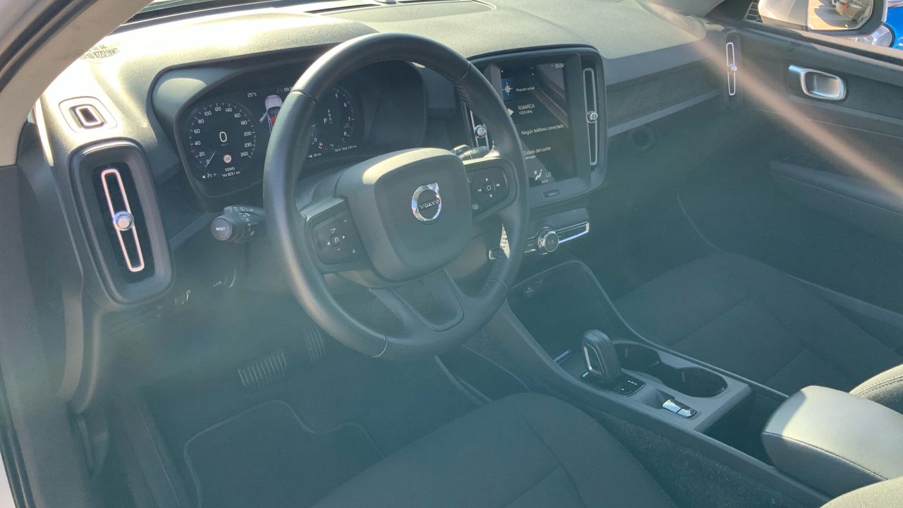 Volvo XC40 1.5 T3 MOMENTUM CORE AUTO 163 5P