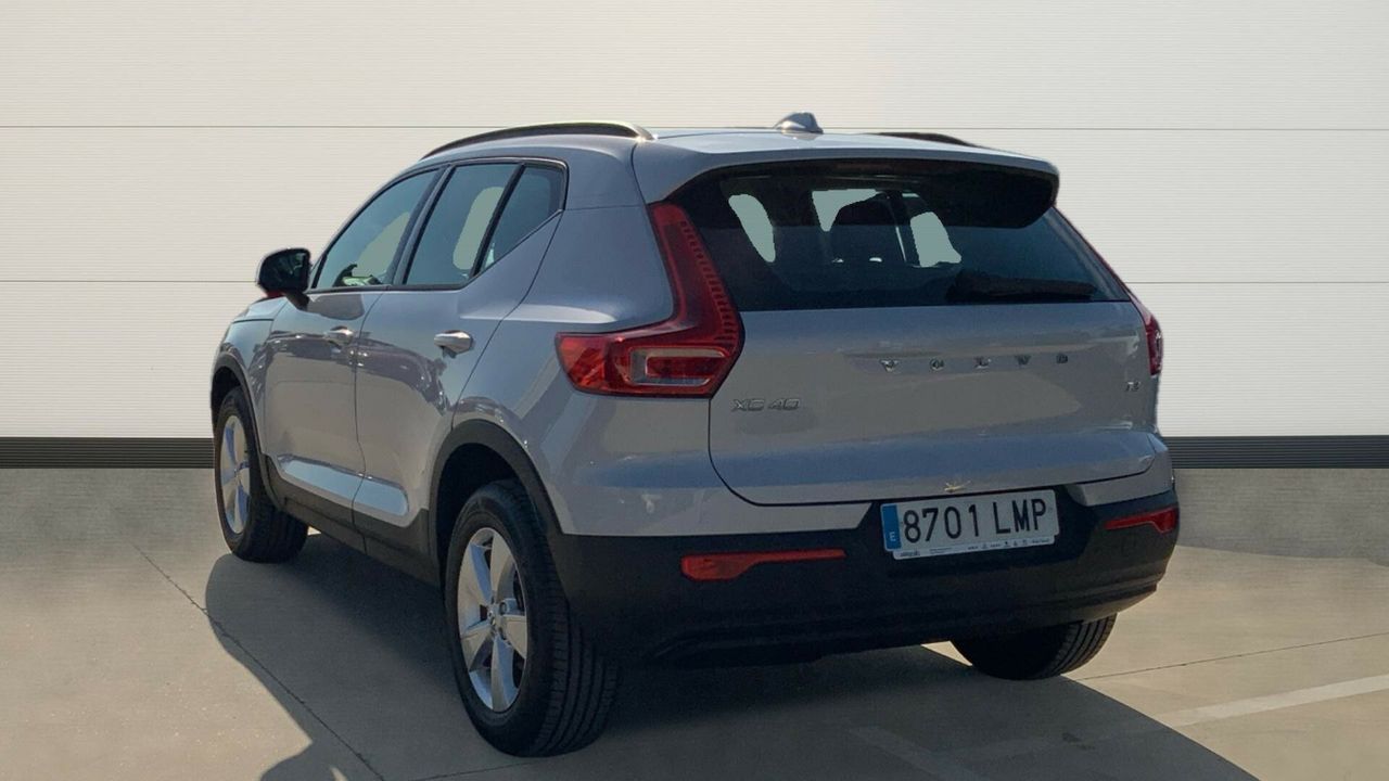 Volvo XC40 1.5 T3 MOMENTUM CORE AUTO 163 5P