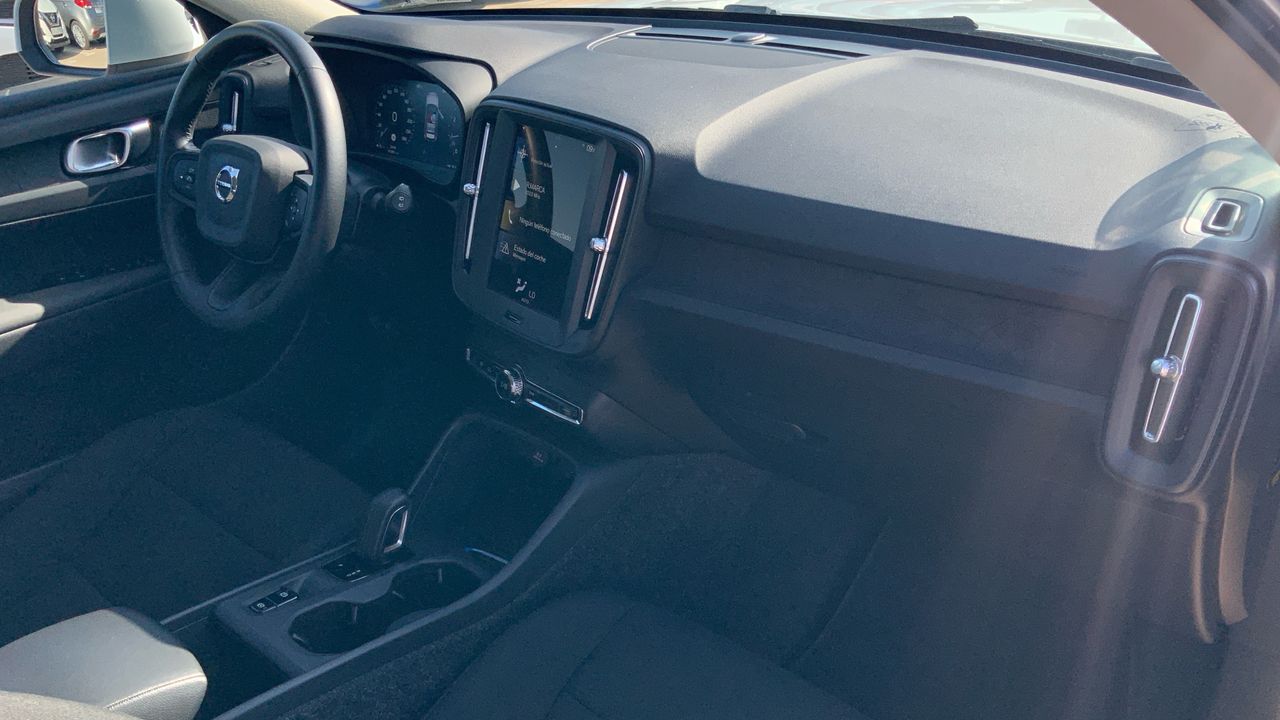 Volvo XC40 1.5 T3 MOMENTUM CORE AUTO 163 5P