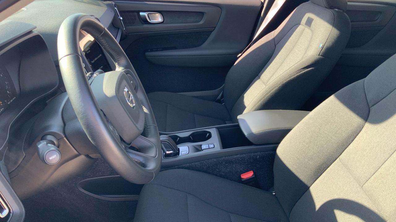 Volvo XC40 1.5 T3 MOMENTUM CORE AUTO 163 5P