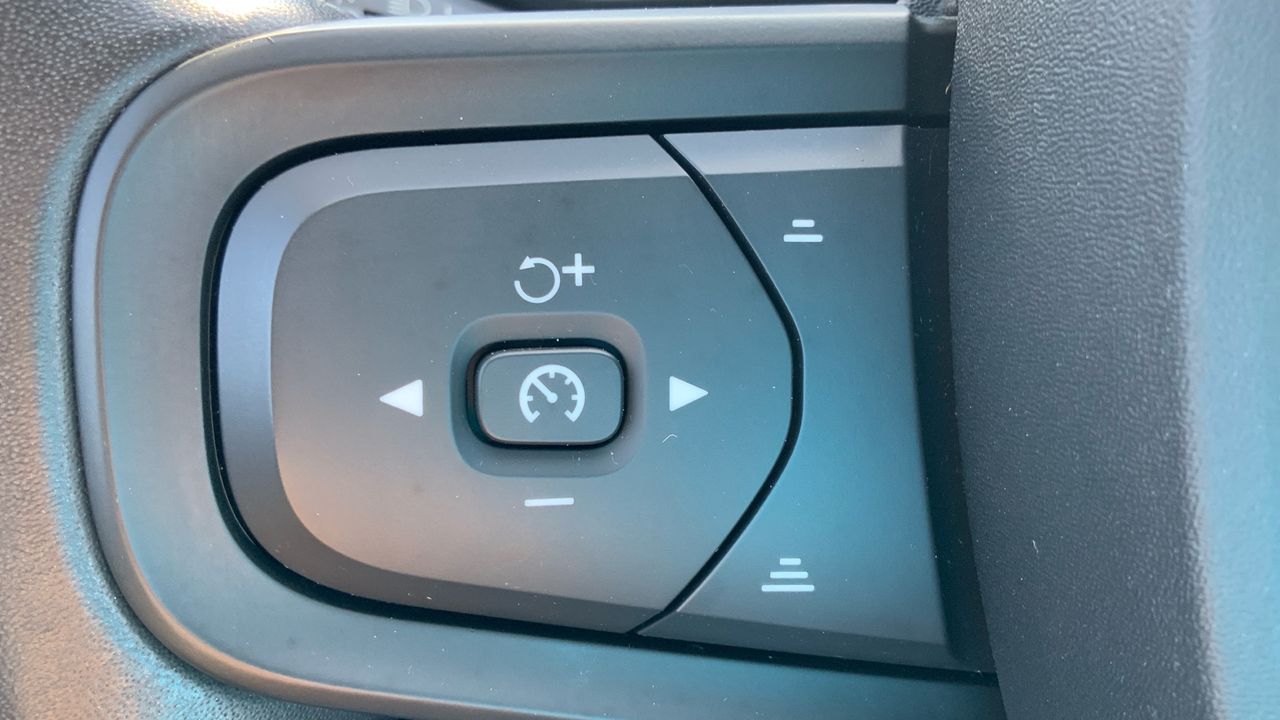 Volvo XC40 1.5 T3 MOMENTUM CORE AUTO 163 5P