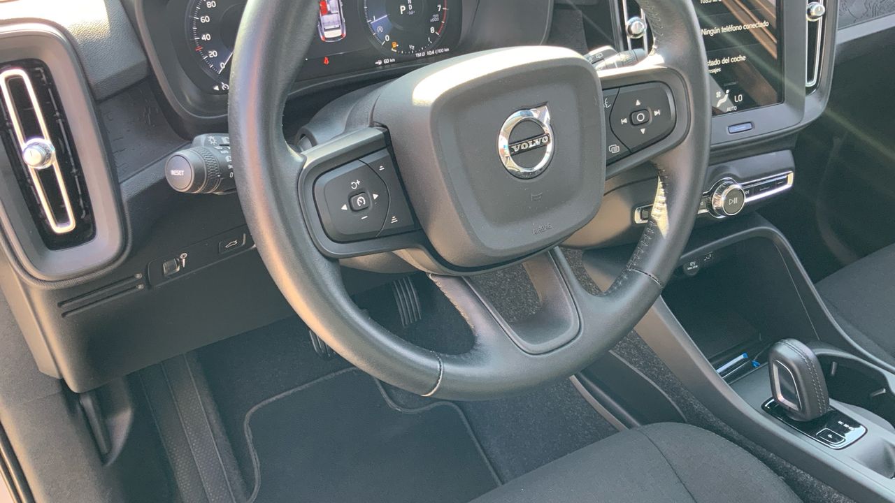 Volvo XC40 1.5 T3 MOMENTUM CORE AUTO 163 5P