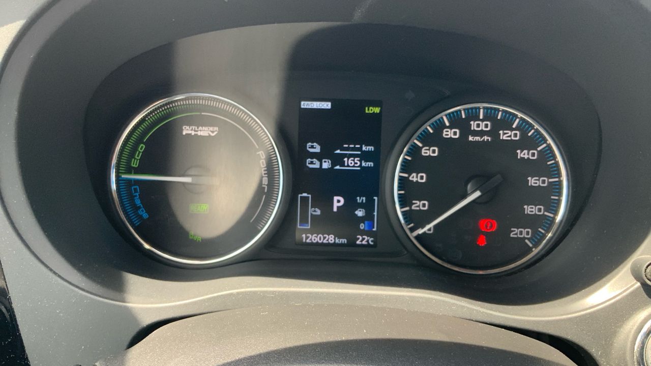 Mitsubishi Outlander 2.0 PHEV KAITEKI AUTO 4WD 203 5P