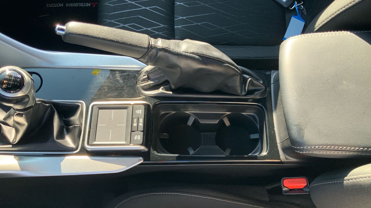 Mitsubishi Eclipse Cross 1.5 150T MOTION 163 5P