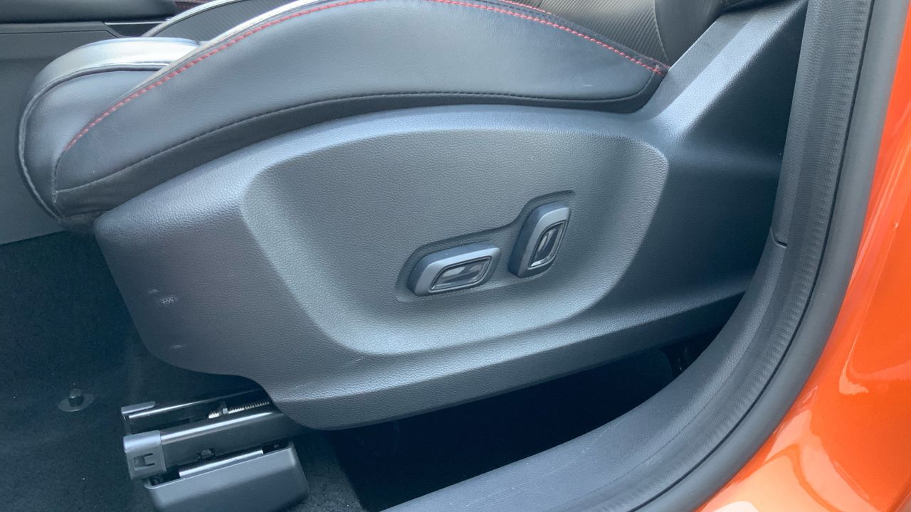 MG ZS 1.0T LUXURY AUTO 111 5P