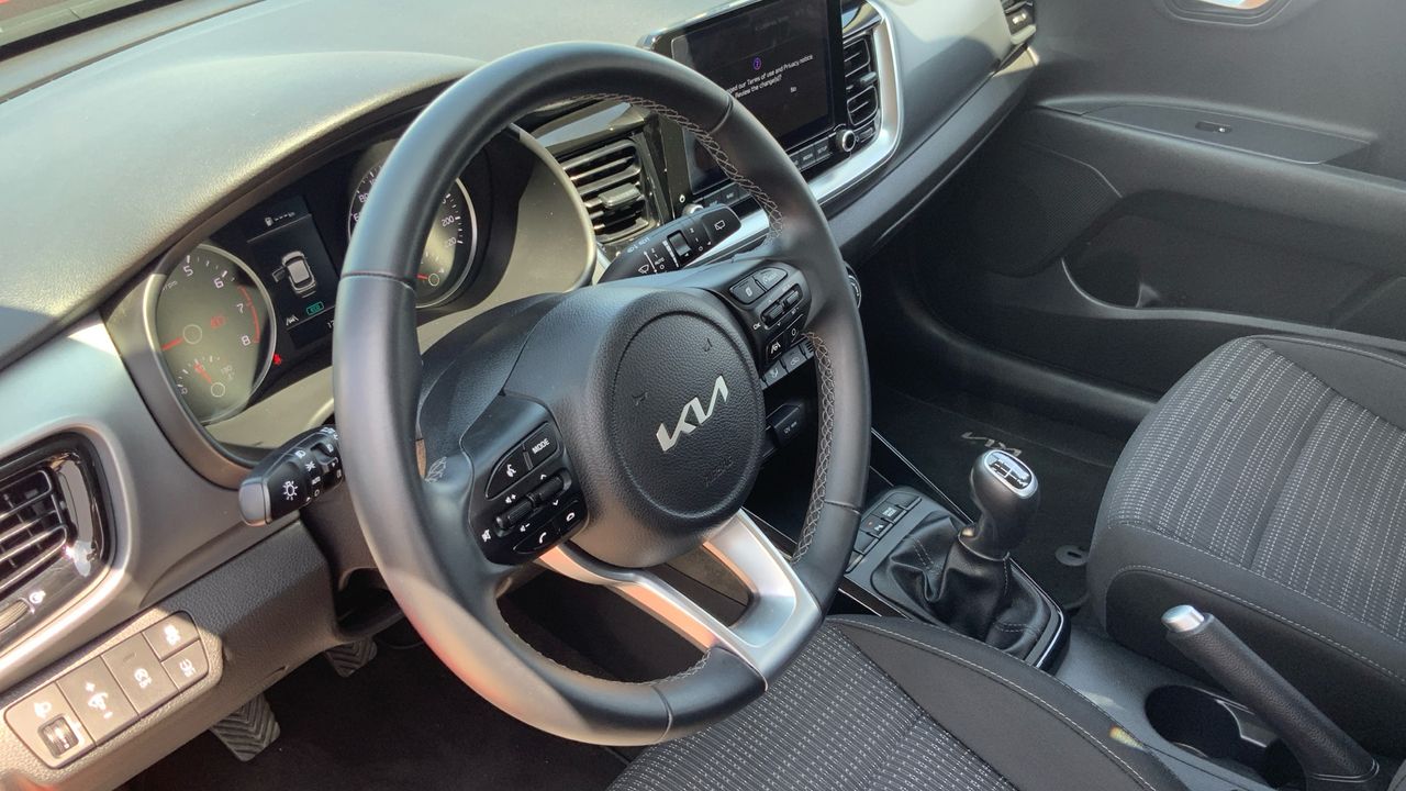 Kia Stonic 1.0 T-GDI MHEV IMT 74KW DRIVE 100 5P