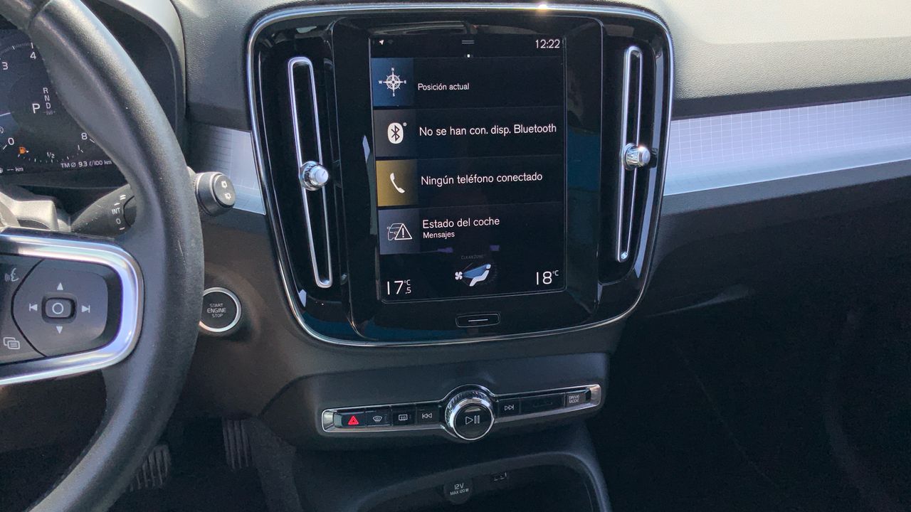 Volvo XC40 1.5 T2 MOMENTUM PRO AUTO 129 5P