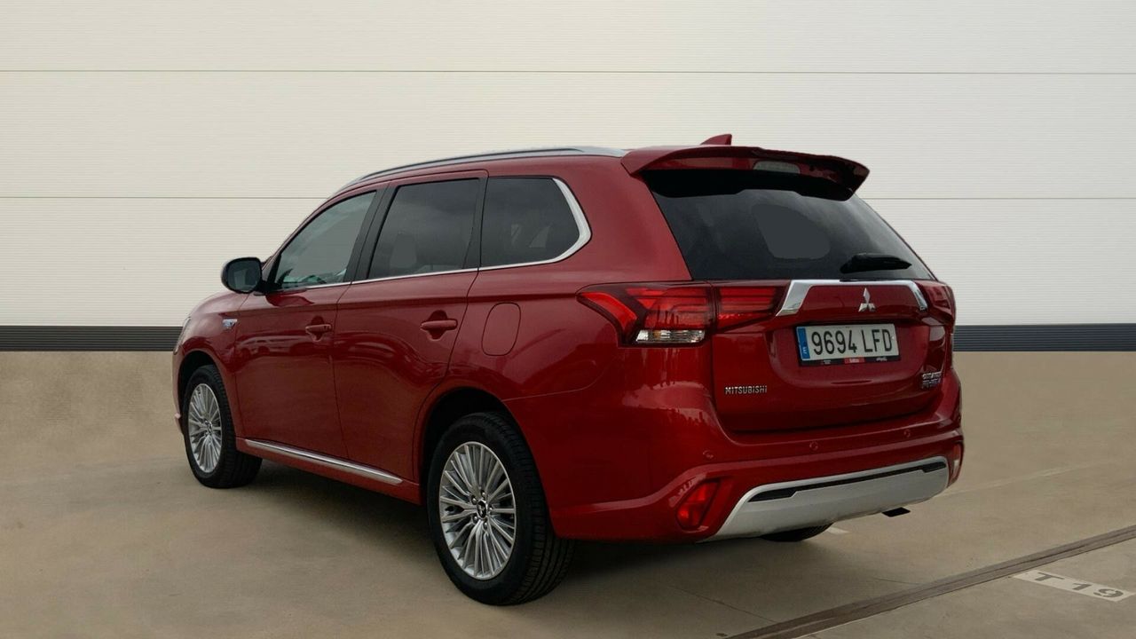 Mitsubishi Outlander 2.4 PHEV KAITEKI AUTO 4WD 224 5P