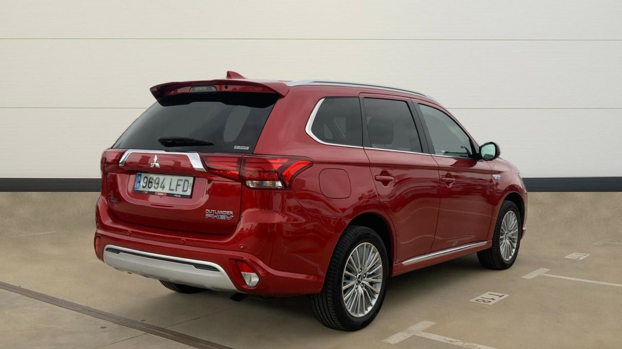 Mitsubishi Outlander 2.4 PHEV KAITEKI AUTO 4WD 224 5P