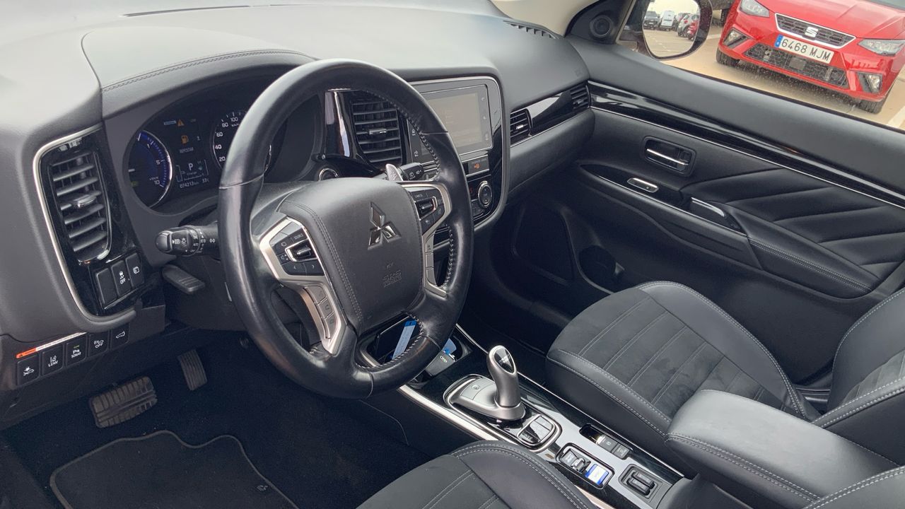 Mitsubishi Outlander 2.4 PHEV KAITEKI AUTO 4WD 224 5P