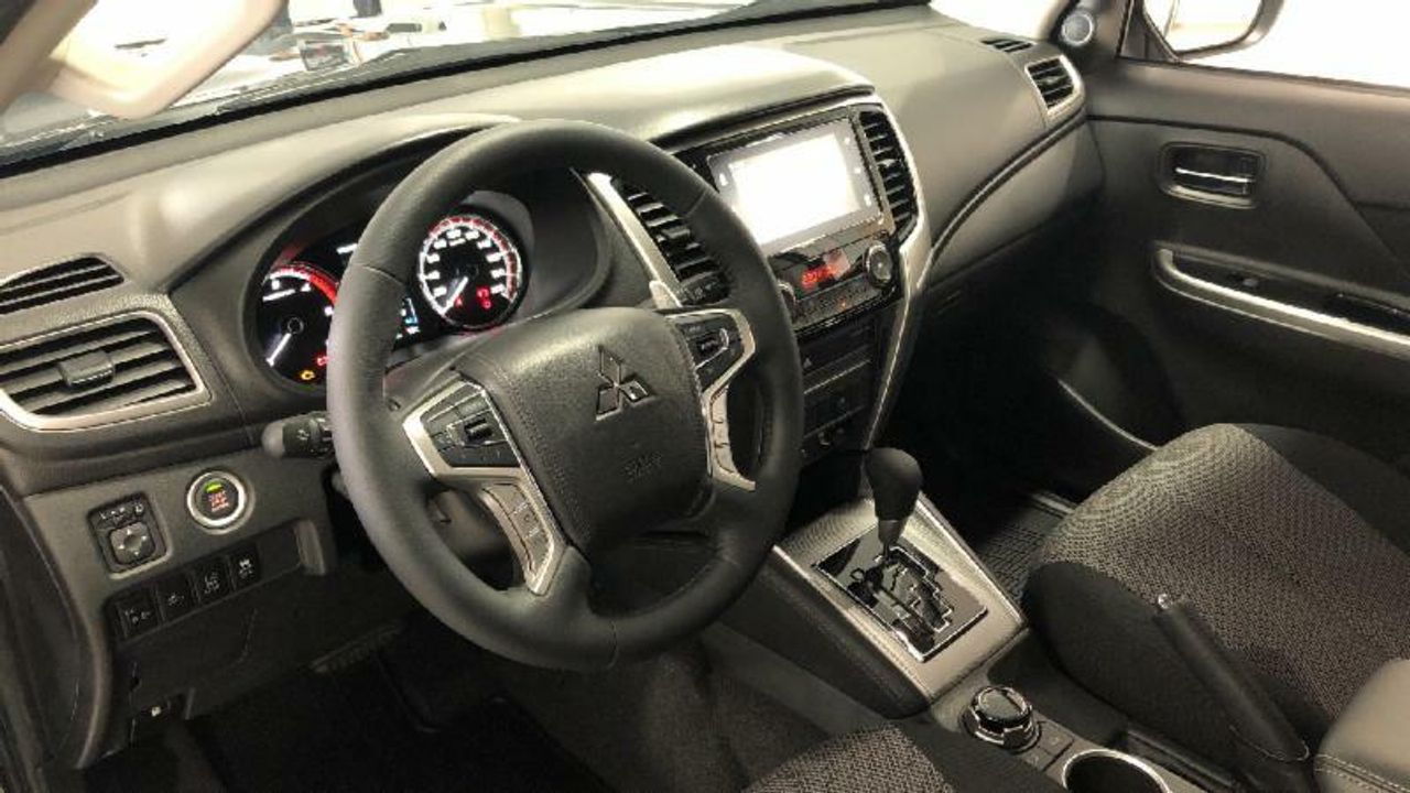 Mitsubishi L200 L200 D/C 220 DI-D 6AT MOTION EVAP