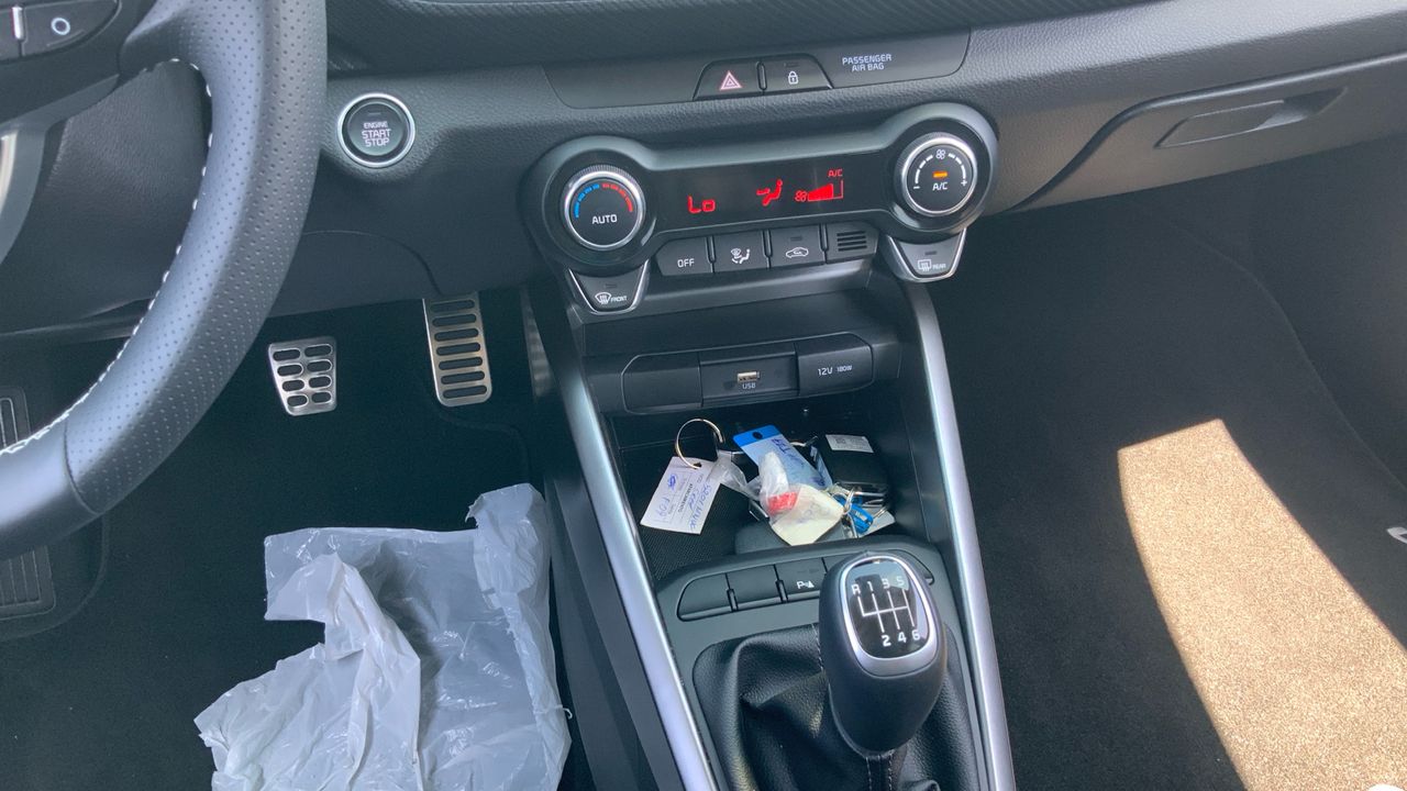 Kia Stonic 1.0 T-GDI MHEV IMT 74KW GT LINE 100 5P