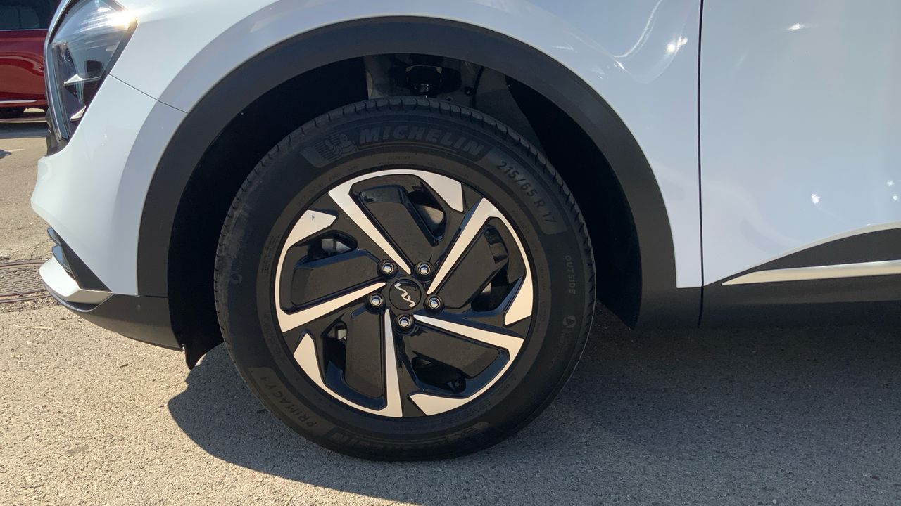 Kia Sportage 1.6 T-GDI HEV DRIVE AUTO 230 5P