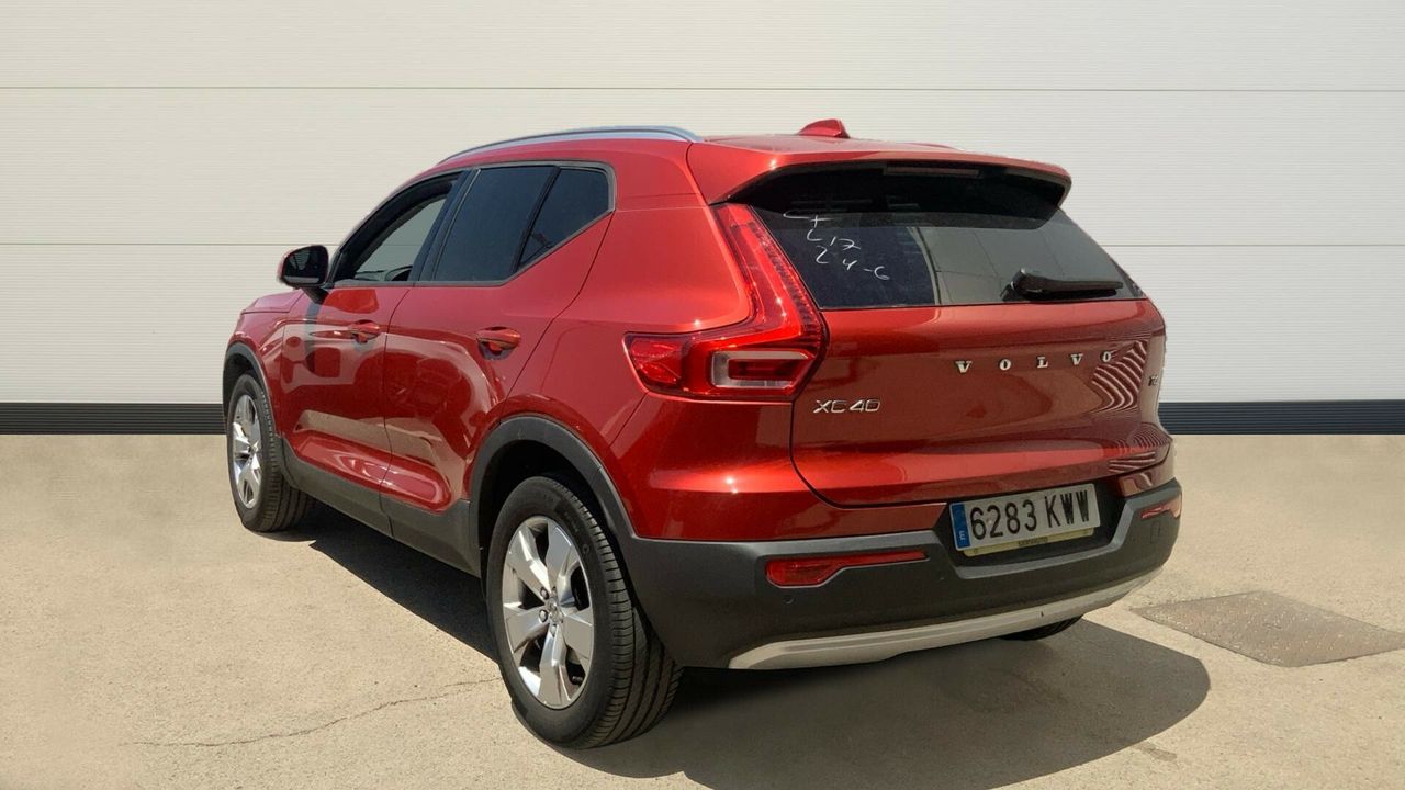 Volvo XC40 2.0 T4 MOMENTUM AUTO 190 5P