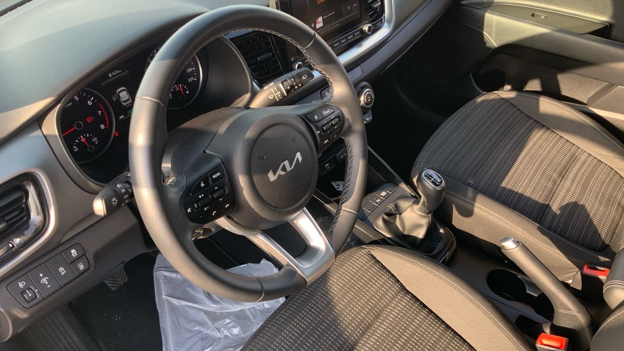 Kia Stonic 1.0 T-GDI MHEV IMT 74KW DRIVE 100 5P