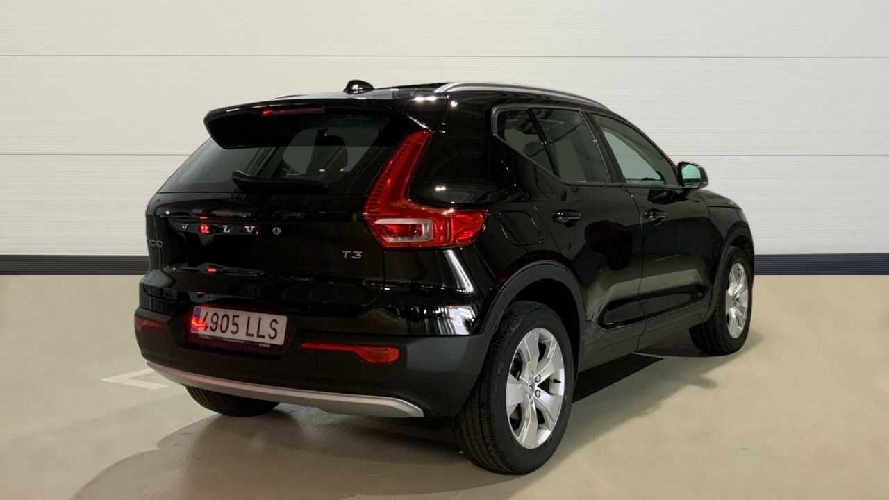Volvo XC40 1.5 T3 MOMENTUM PRO 163 5P
