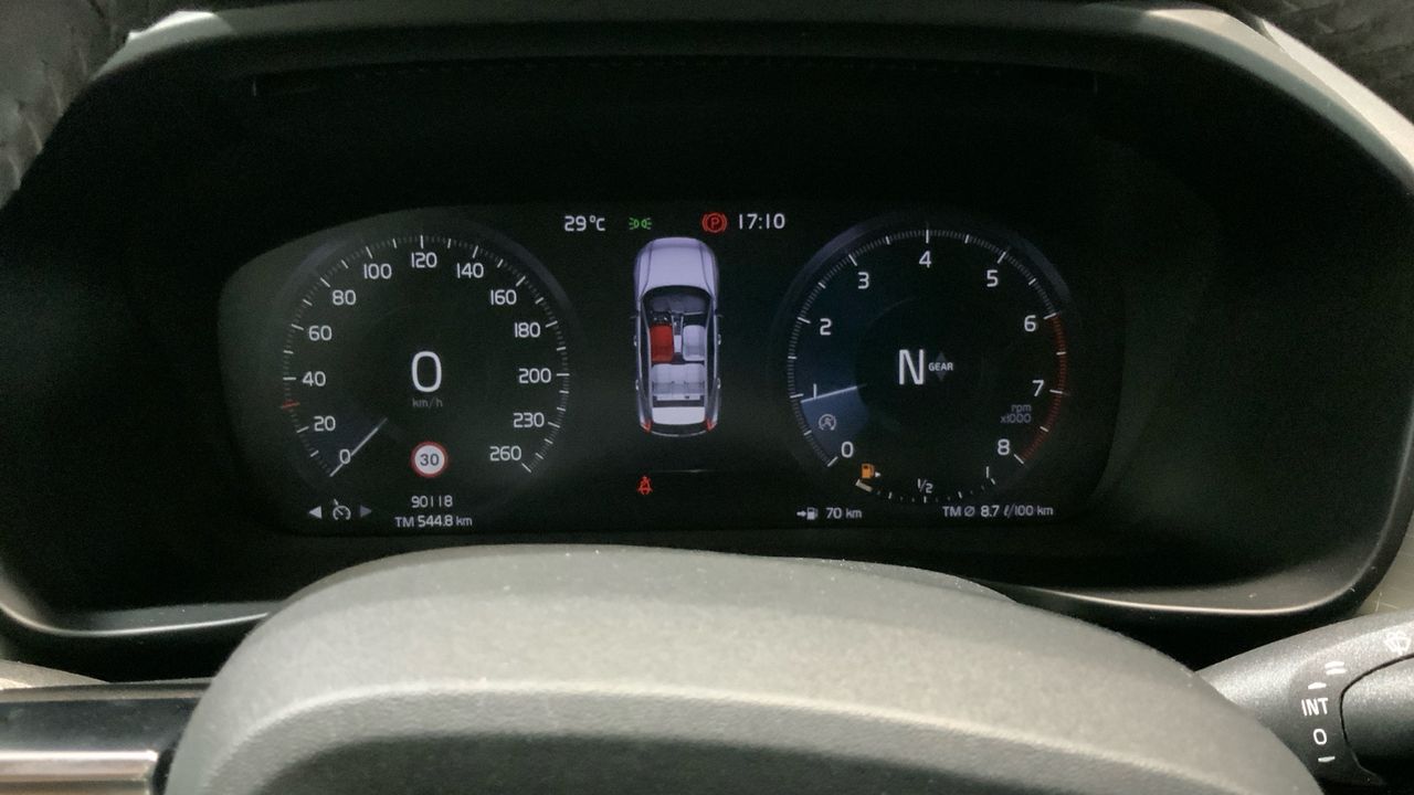Volvo XC40 1.5 T3 MOMENTUM PRO 163 5P