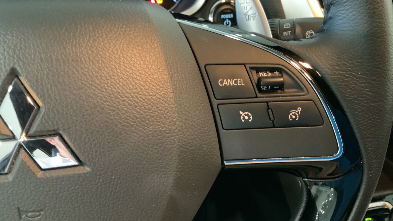 Mitsubishi Eclipse Cross 2.4 PHEV KAITEKI AUTO 4WD 188 5P