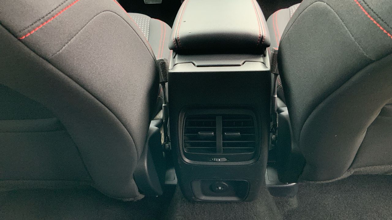 Ford Kuga 2.0 ECOBLUE 88KW ST-LINE AUTO 120 5P