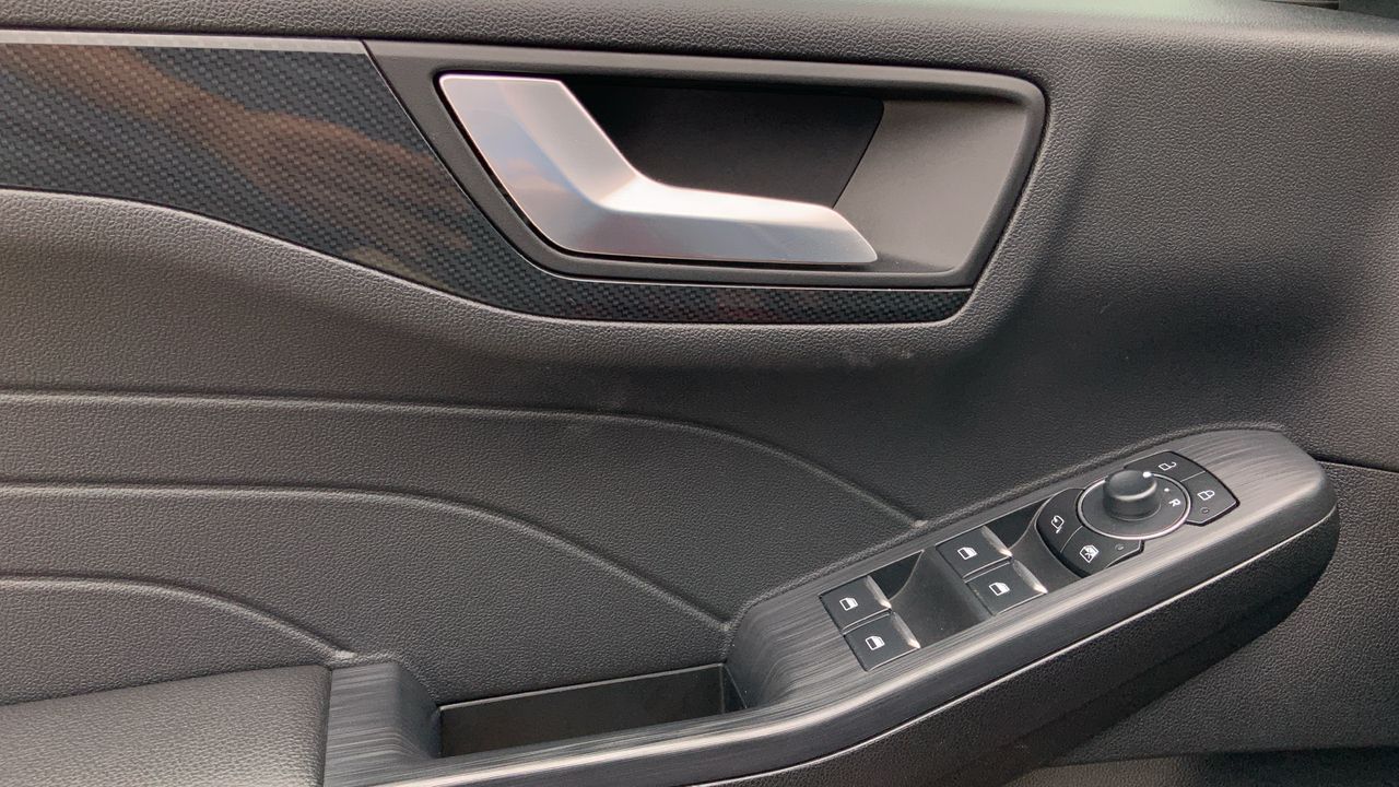 Ford Kuga 2.0 ECOBLUE 88KW ST-LINE AUTO 120 5P