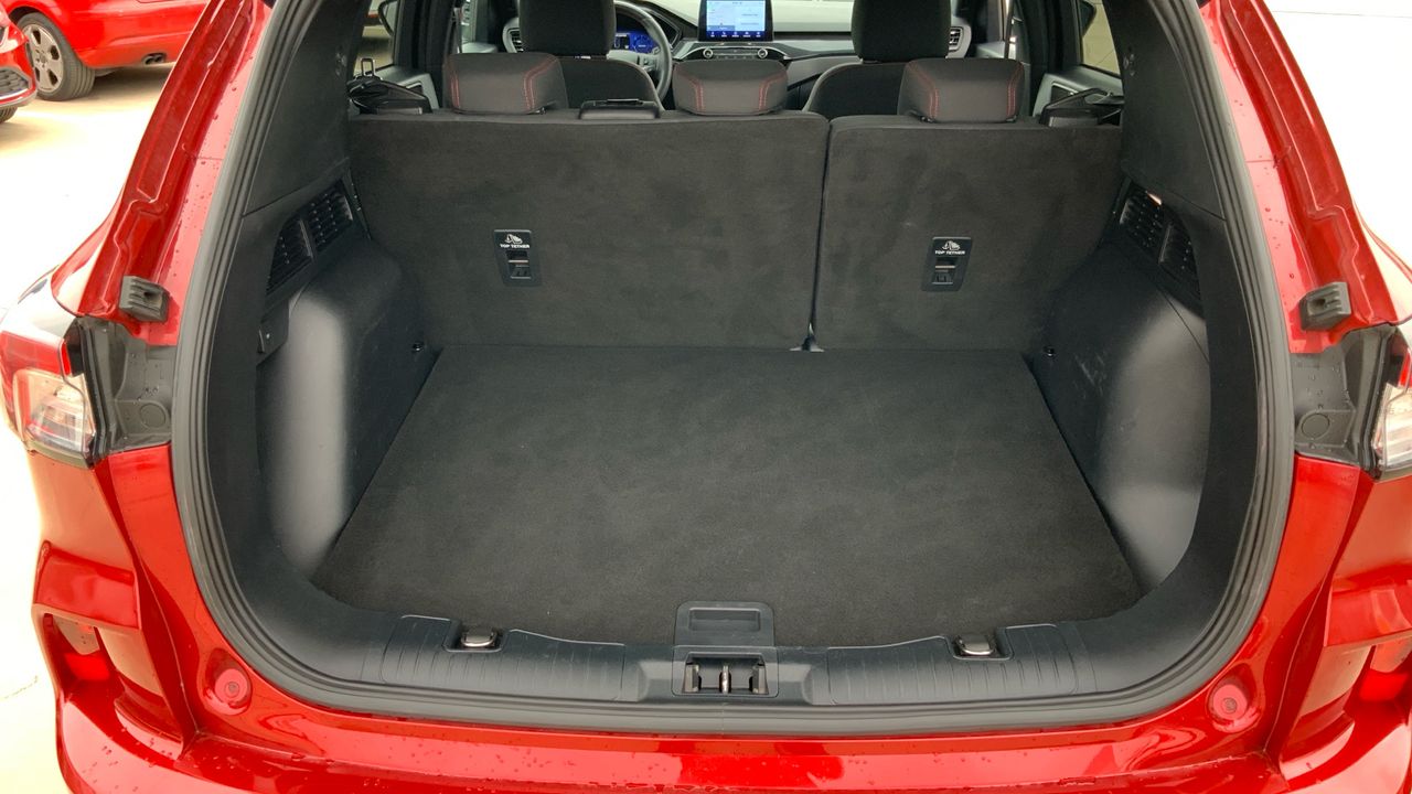 Ford Kuga 2.0 ECOBLUE 88KW ST-LINE AUTO 120 5P