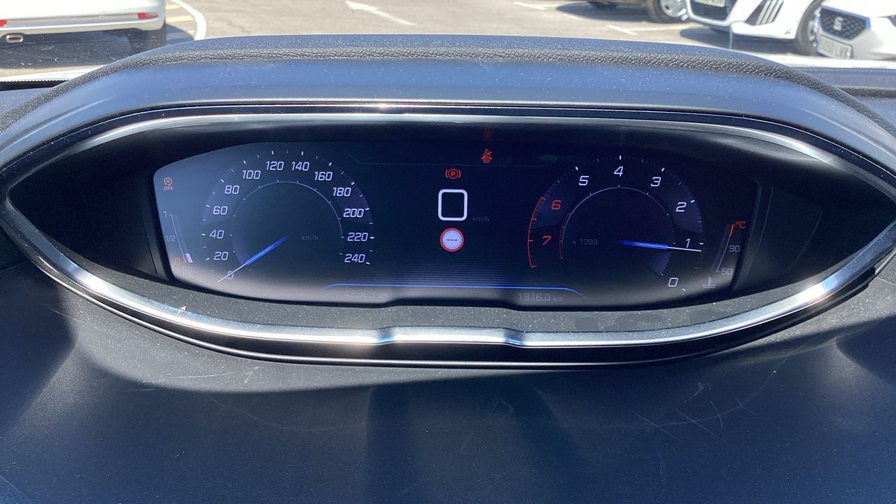 Peugeot 3008 1.2 PURETECH 96KW ALLURE S&S 130 5P