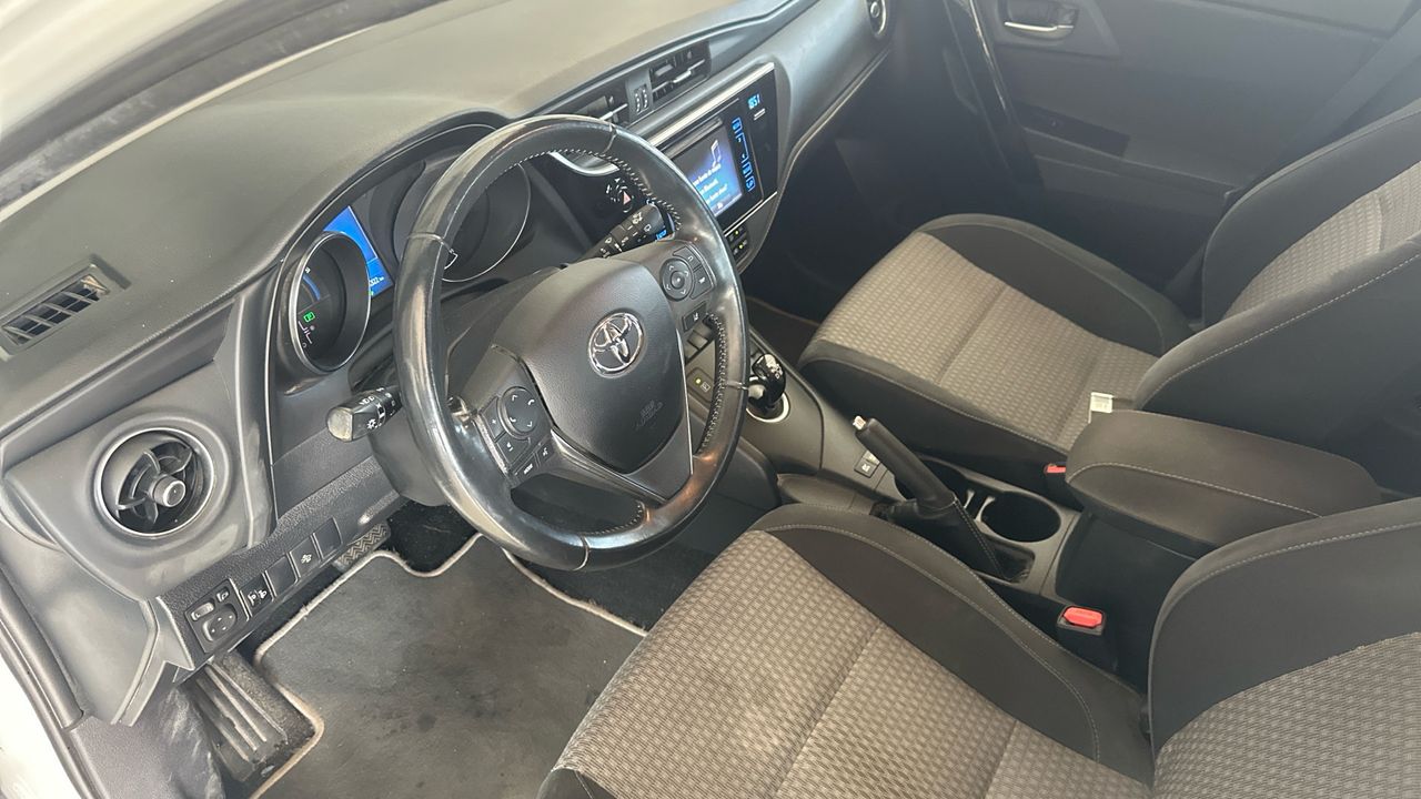 Toyota Auris 1.8 VVT-I HYBRID FEEL! EDITION 136 5P