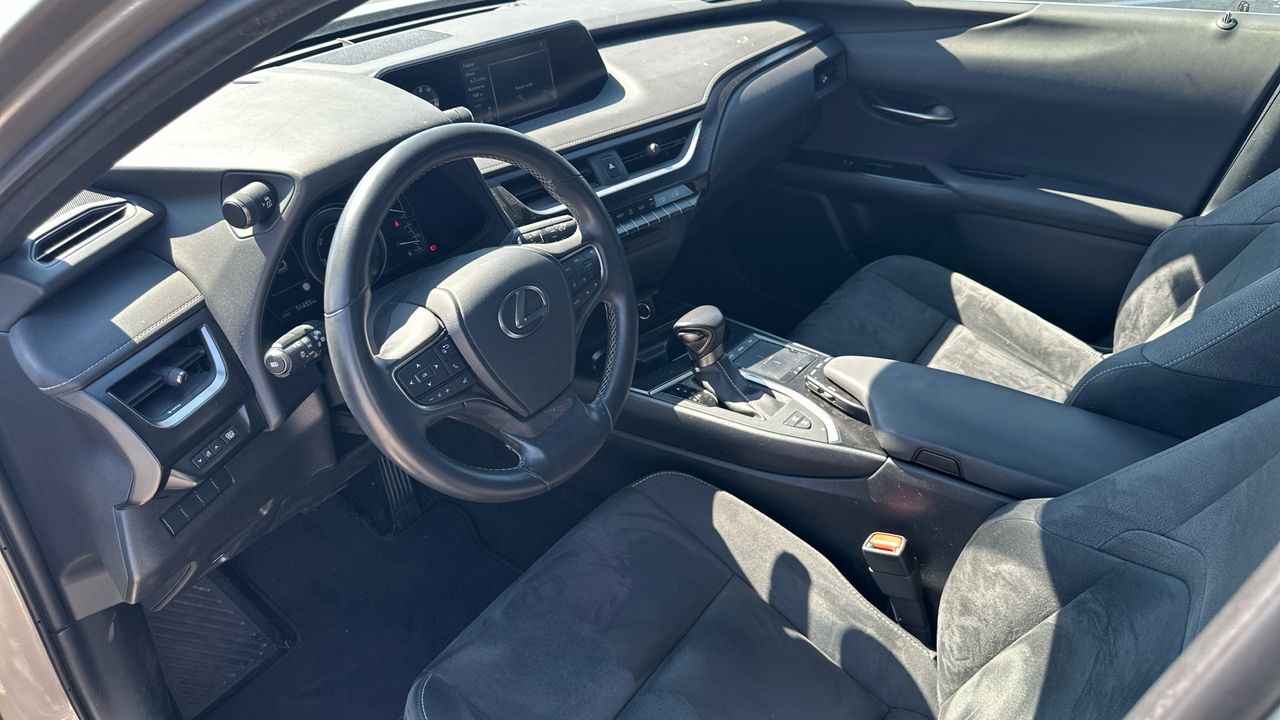 Lexus UX 2.0 250H PREMIUM AUTO 184 5P
