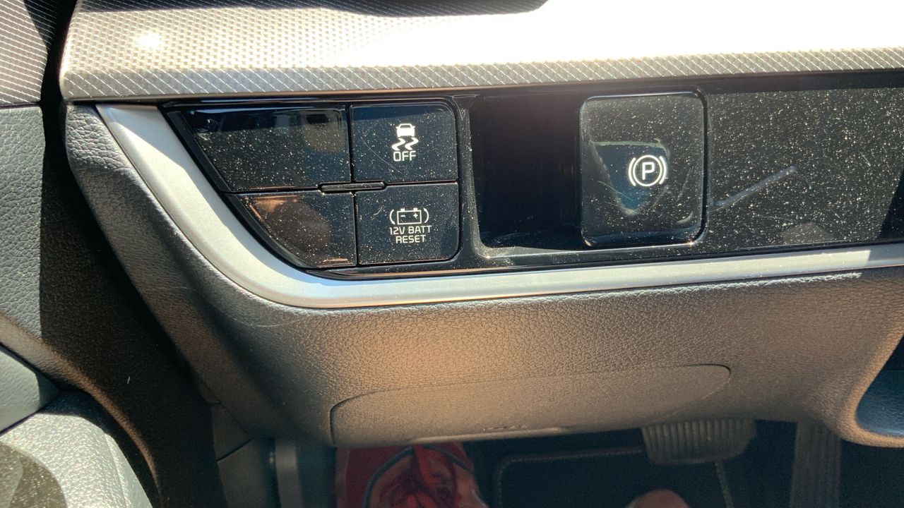 Kia Sportage 1.6 T-GDI HEV TECH AUTO 230 5P