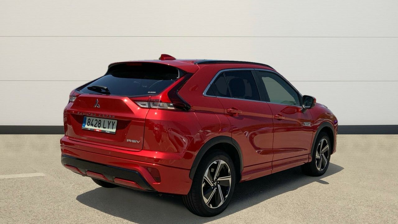 Mitsubishi Eclipse Cross 2.4 PHEV KAITEKI+ AUTO 4WD 188 5P