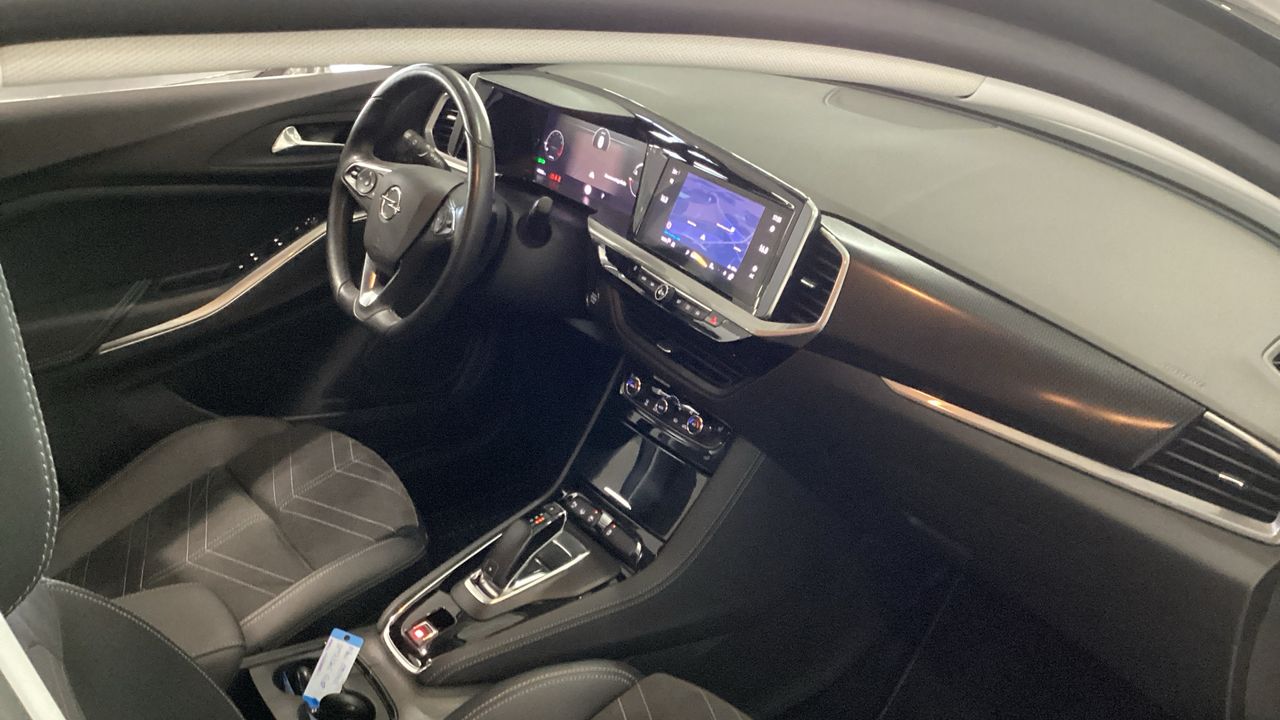 Opel Grandland 1.2 TURBO ULTIMATE AUTO 130 5P