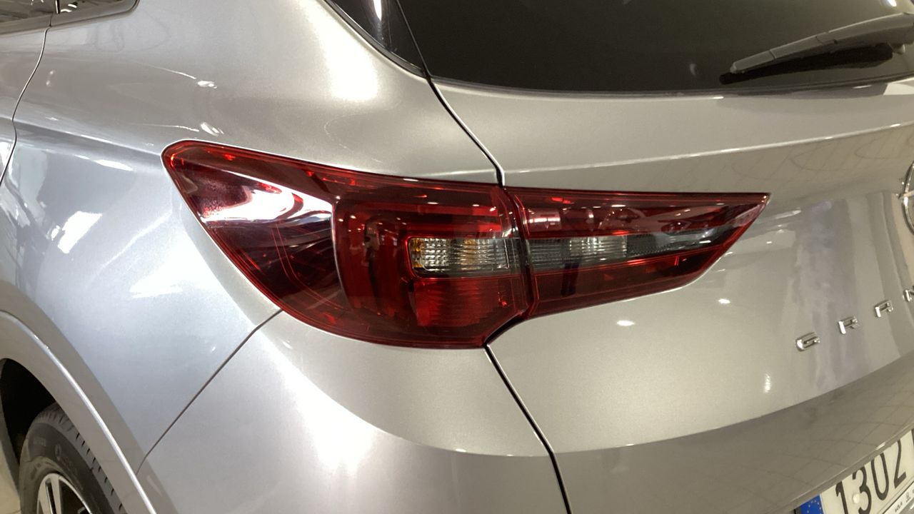 Opel Grandland 1.2 TURBO ULTIMATE AUTO 130 5P