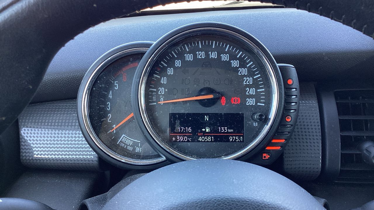 MINI Cooper 1.5 COOPER D 116 5P