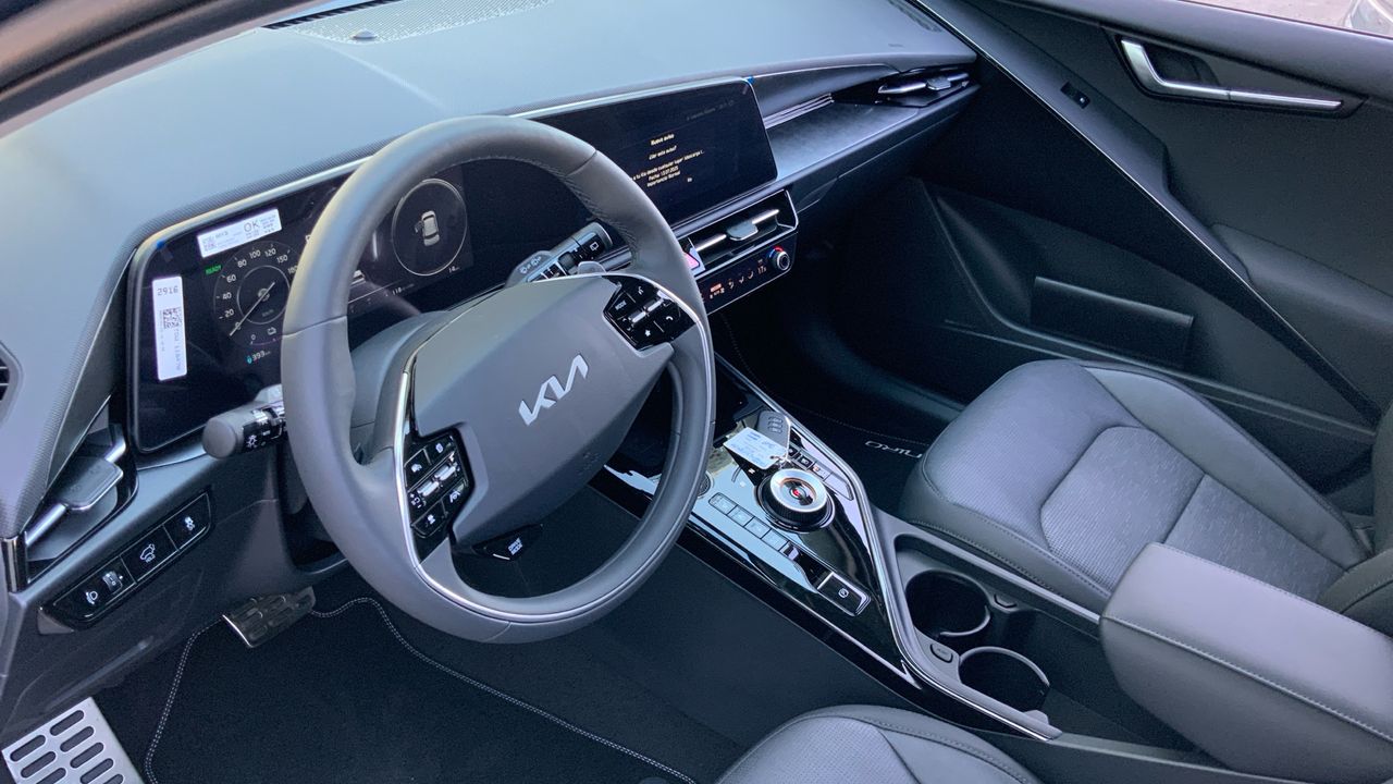 Kia Niro BEV 65KWH 150KW E-NIRO EMOTION 204 5P