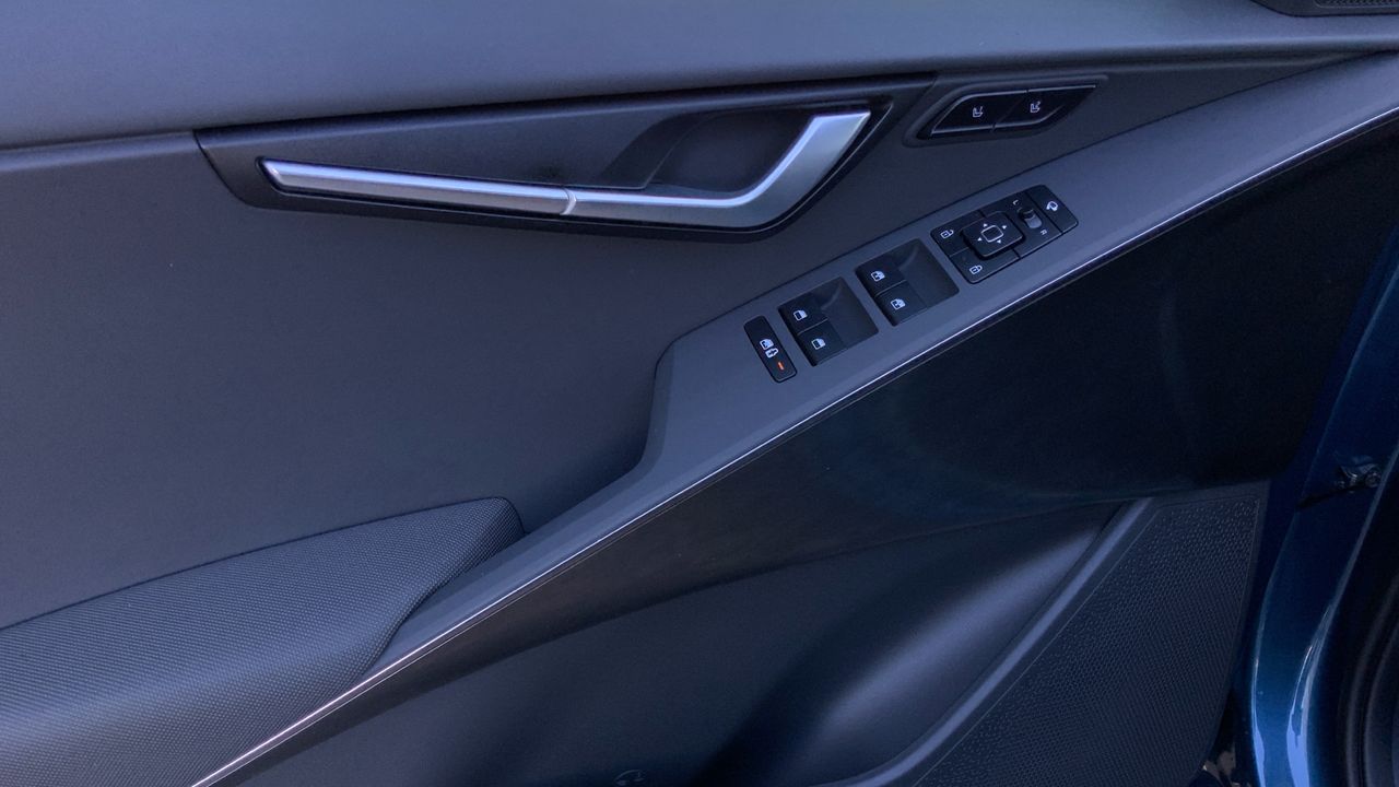 Kia Niro BEV 65KWH 150KW E-NIRO EMOTION 204 5P