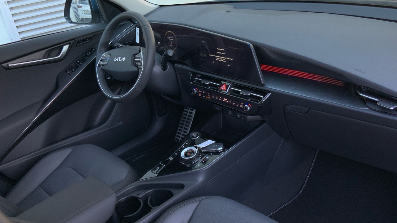 Kia Niro BEV 65KWH 150KW E-NIRO EMOTION 204 5P