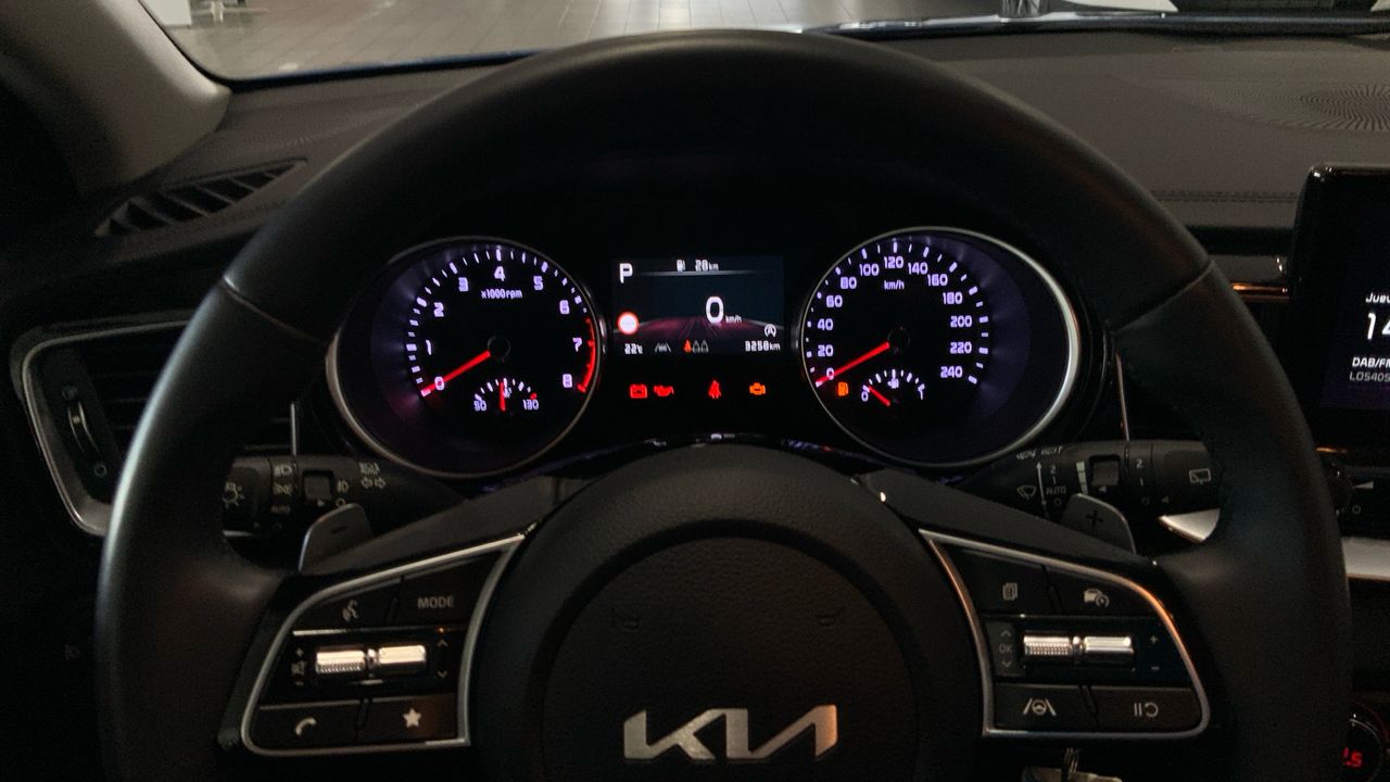 Kia Ceed 1.5 MHEV 103KW TECH DCT 140 5P