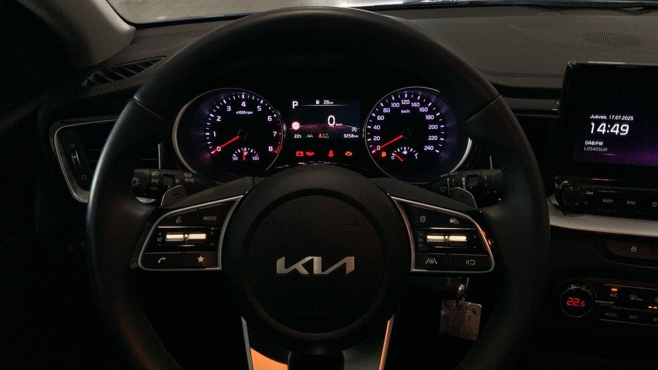 Kia Ceed 1.5 MHEV 103KW TECH DCT 140 5P