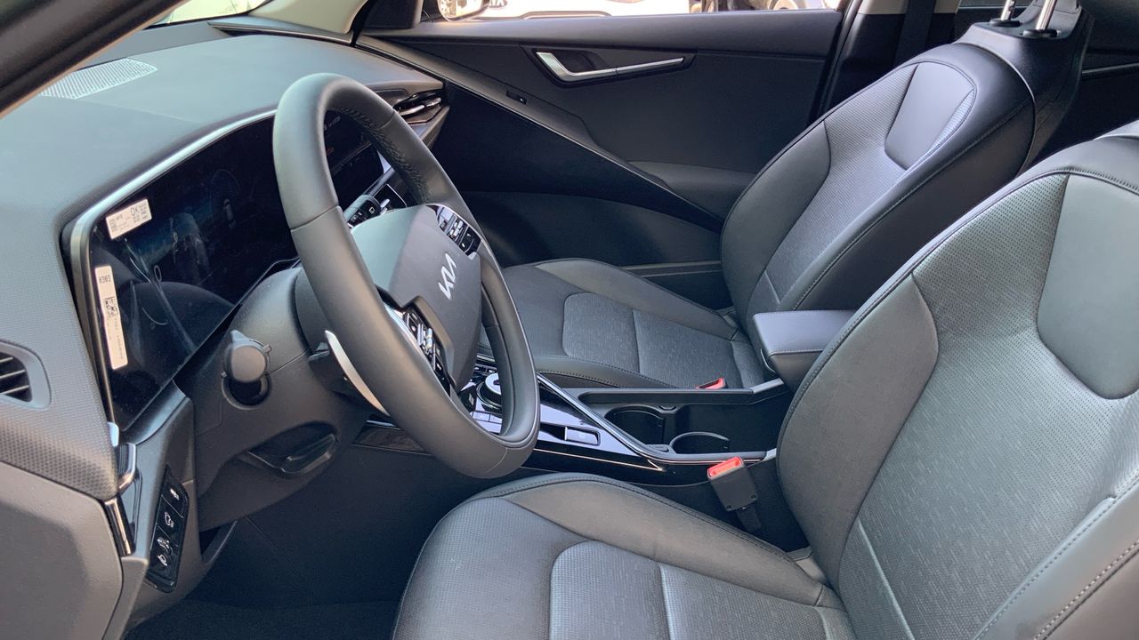 Kia Niro BEV 65KWH 150KW E-NIRO EMOTION 204 5P