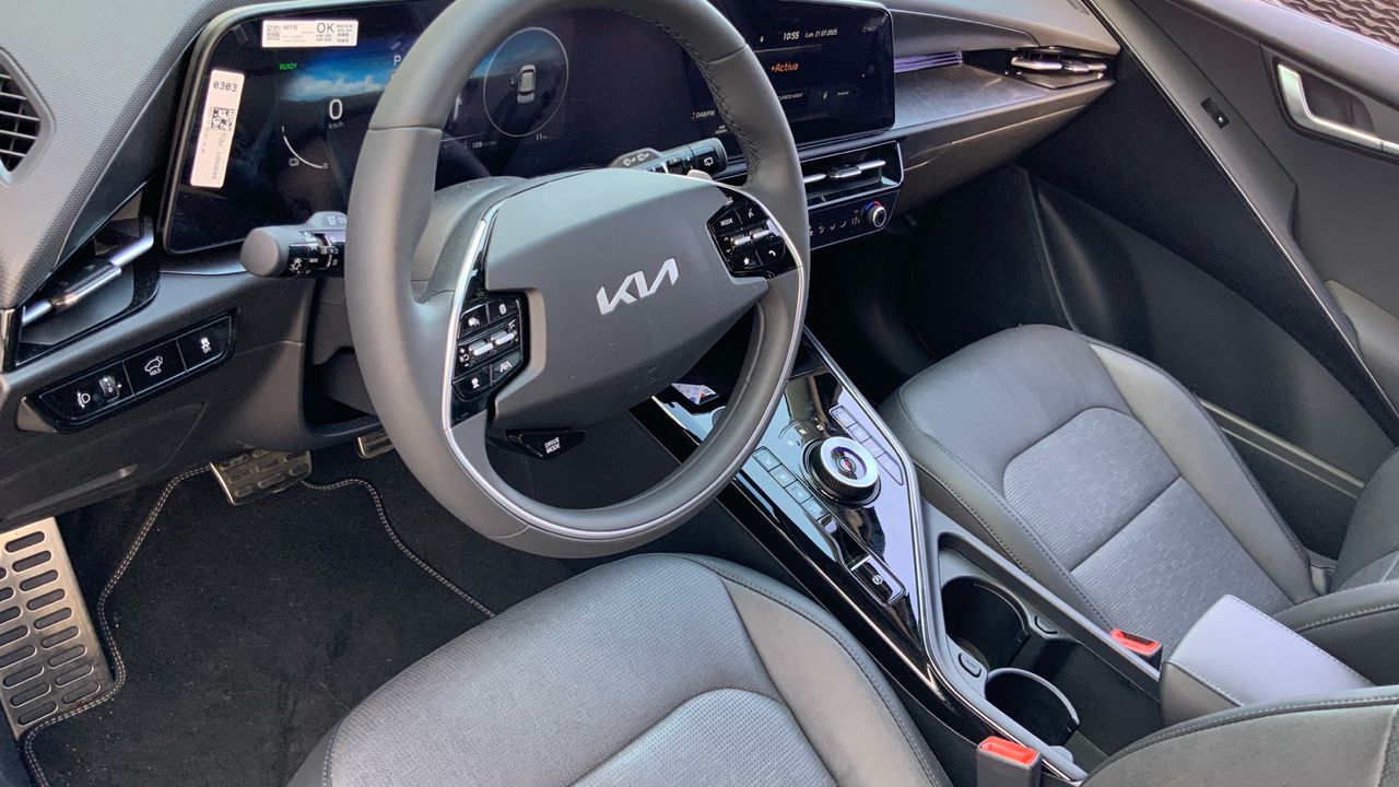 Kia Niro BEV 65KWH 150KW E-NIRO EMOTION 204 5P