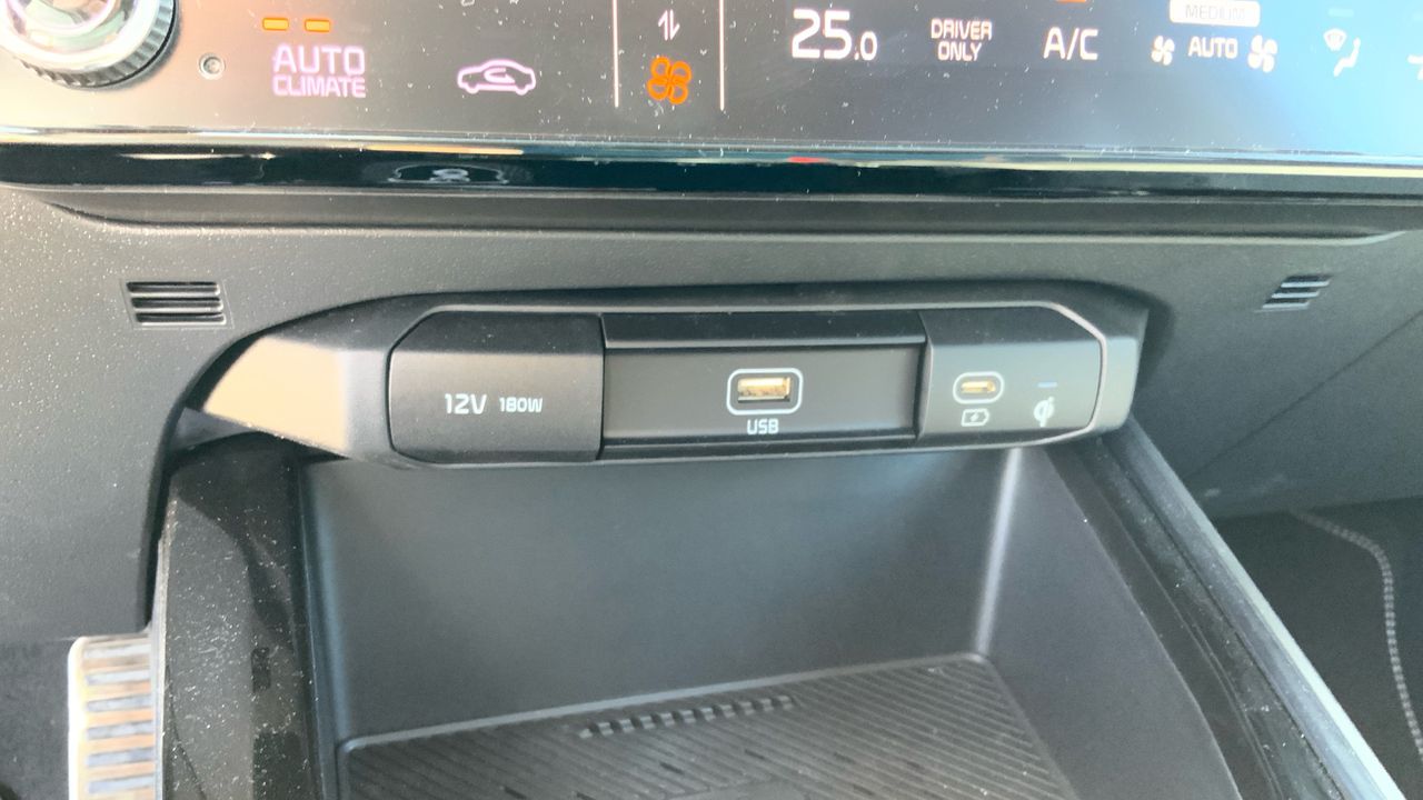 Kia Niro BEV 65KWH 150KW E-NIRO EMOTION 204 5P