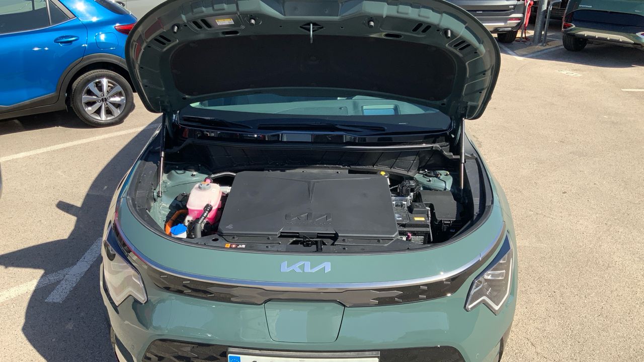 Kia Niro BEV 65KWH 150KW E-NIRO EMOTION 204 5P